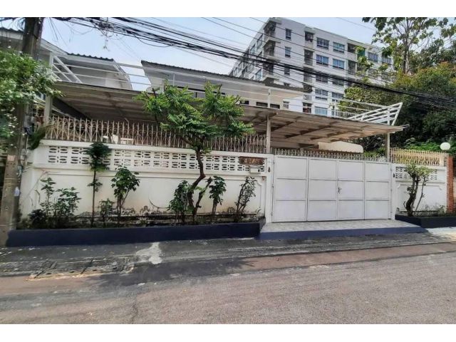 ให้เช่าบ้านเดี่ยว 2 ชั้น ย่านห้วยขวาง หมู่บ้านอยู่เจริญ 542 ประชาราษฏร์บำเพ็ญ24 ใกล้ MRT ห้วยขวาง