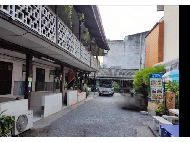 ขายโรงแรมใกล้ประตูท่าแพ (ในคูเมืองเชียงใหม่) 335 ตรว 80ล้าน ++มีห้องพัก18 ห้อง 18 ห้องน้ำ  ++มีบ้านพัก1หลัง ++พื้นที่จอด
