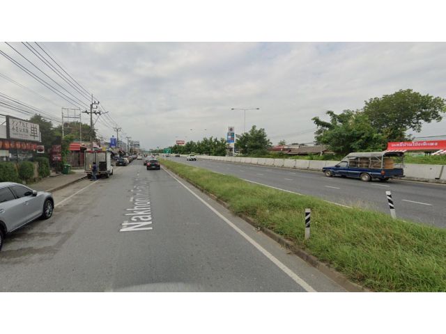 ขายด่วนที่ดินถมแล้ว   ติดถนน นครอินทร์