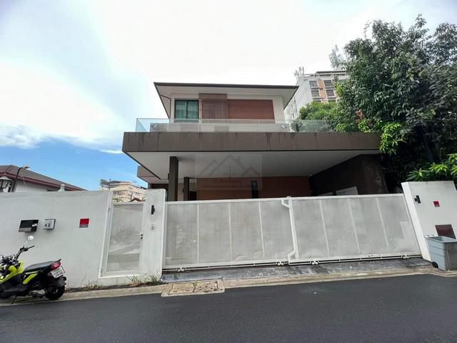 ให้เช่า Pool Villa 3 ชั้น 7 นอน อินทามระ 29 ห้วยขวาง สุทธิสาร