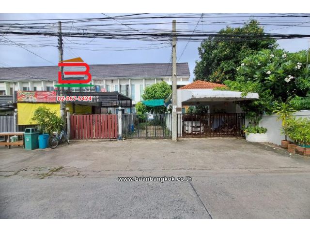 ทาวน์เฮาส์ นวมินทร์ 42 แยก 27 เนื้อที่ 26.6 ตร.ว ใกล้ชอคโกแลตวิลล์ แขวงคลองกุ่ม เขตบึงกุ่ม กรุงเทพมหานคร