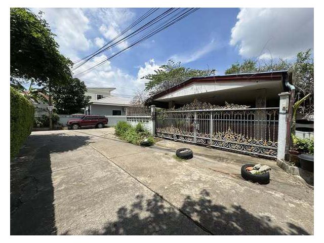 ขายที่ดินพร้อมบ้าน หมู่บ้านแสงอรุณ ซอยรามอินทรา 68 แยก 2