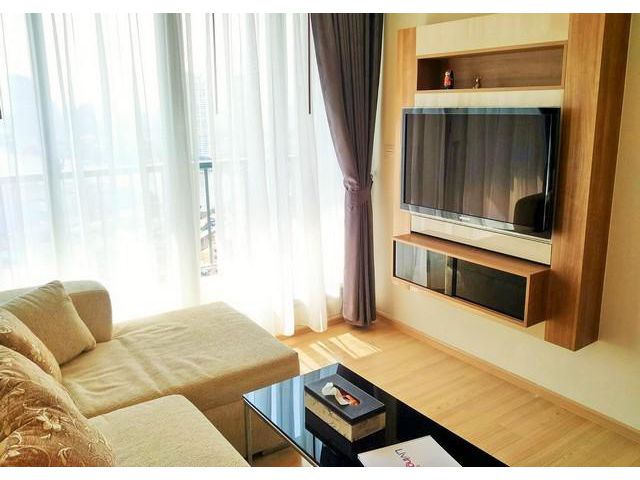 ให้เช่าคอนโด รึทึ่ม สาธร Rhythm Sathorn 1BR ใกล้ BTS สะพานตากสิน