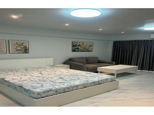 ให้เช่าถูก! ห้องรีโนเวทใหม่ เฟอร์นิเจอร์ครบ ศรีราชาเพลส พลาซ่า