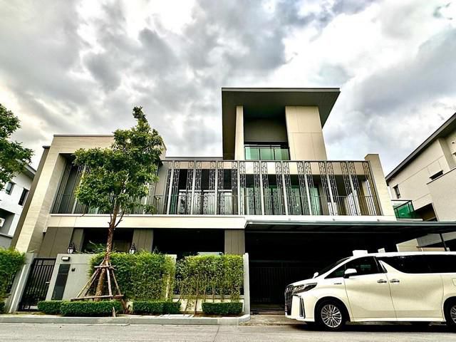 ขายด่วนบ้านหรู​ 3 ชั้น 762 ตรม แกรนด์ บางกอก บูเลอวาร์ด อีสต์ พระ