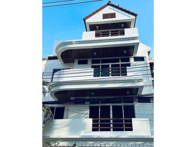 ให้เช่าบ้านเดี่ยว  สุขุมวิท 31 ใกล้ BTS พร้อมพงษ์ เอ็มโพเรียม