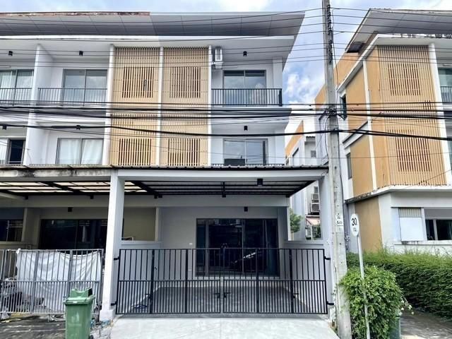 PB5396 ขายทาวน์โฮม 3 ชั้น โครงการ อีโคสเปซ เกษตร-นวมินทร์ หน้าบ้านหันทางตะวันออกเฉียงใต้