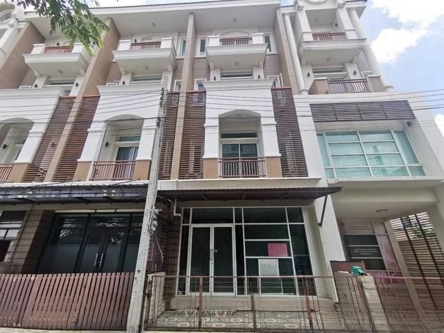 ราคาดีสุดในโครงการ! ม.พรีเมียม เพลส นวมินทร์-ลาดพร้าว 101 เดินทาง