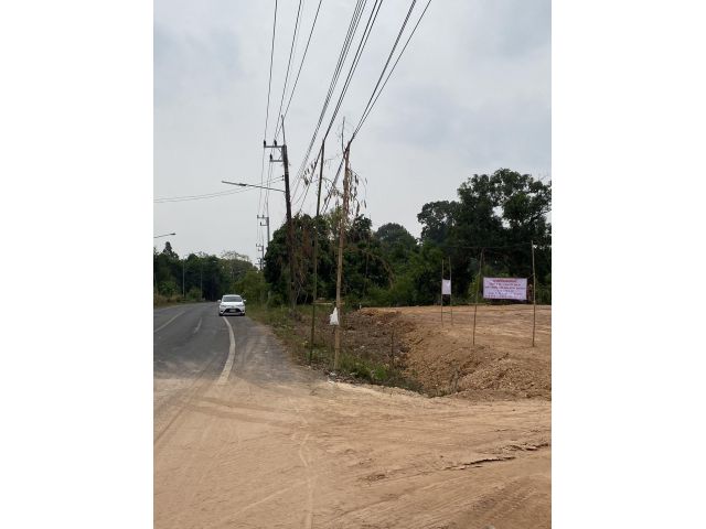 ที่ดินถมแล้ว โนนห้อม ติดถนน 2 ด้าน 3-1-67 ไร่ ใกล้โลตัส ปราจีนฯ ไร่ละ 1.6 ล.