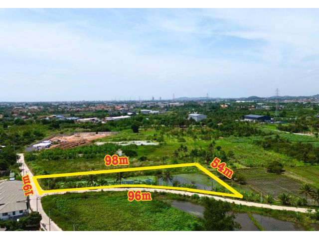 ที่ดินวิวภูเขาติดหมู่บ้านแกรนด์วัลเลย์เหมือง 1-2-71ไร่ เหมา 9.2ล้าน ต.เหมือง อ.เมือง จ.ชลบุรี ติดถนนสองด้าน