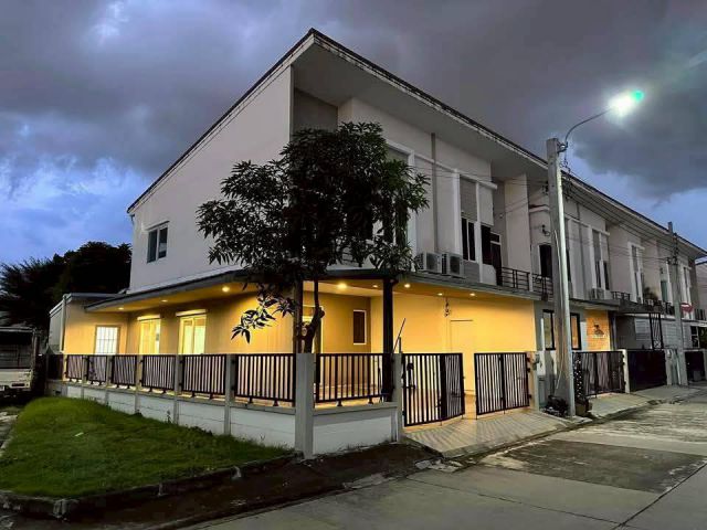 ให้เช่าทาวโฮม หมู่บ้าน CASA CITY BANGNA บ้านว่างพร้อมเข้าอยู่