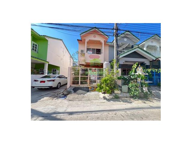 ขายถูก ทาวน์เฮ้าส์แปลงริม หมู่บ้านอุบลศรี แพรกษา เนื้อที่ 18 ตร.ว ทำเลดี ใกล้รถไฟฟ้า