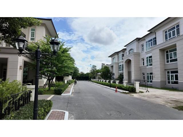 PB5415 ขายบ้านเดี่ยว หมู่บ้าน คริสตัล โซลานา (Crystal Solana) หมู่บ้านหรูระดับ 6 ดาว Super Luxury ถนนเลียบทางด่วนรามอินท