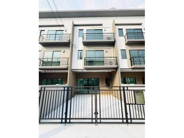 ให้เช่าทาวน์โฮม หมู่บ้านกลางเมือง ราชพฤกษ์-สาทร *บ้านใหม่ป้ายแดง ไม่เคยเข้าอยู่*