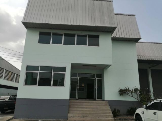 ให้เช่าโกดัง คลังสินค้า พร้อมออฟฟิศ ถนนกิ่งแก้ว 1,000 ตารางเมตร