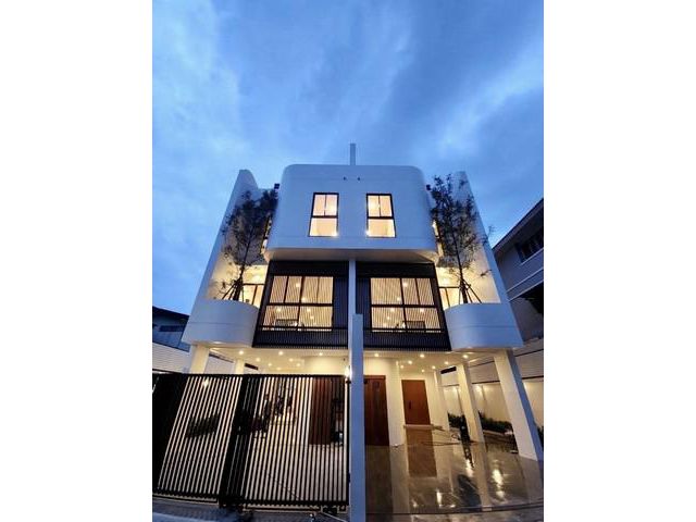 ขายบ้านเดี่ยว บ้านใจกลางเมือง (ซอย สุขุมวิท1011)