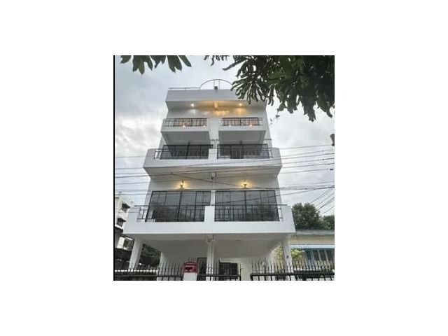 ให้เช่าอาคารสำนักงาน 4 ชั้น ซอยสุขุมวิท 62  ใกล้ BTS บางจาก 10 ห้องนอน โนเวทใหม่ จอดรถ 5  คัน