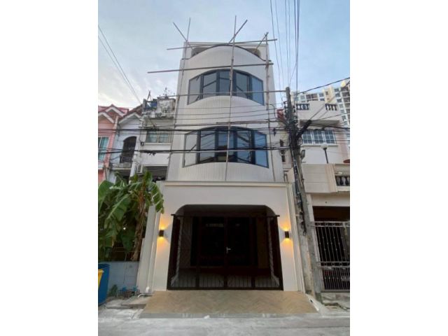ให้เช่าทาวน์โฮมออฟฟิศ3ชั้นบ้านมณียาวิลย์4นอน3น้ำแอร์เฟอร์ครบเช่า4