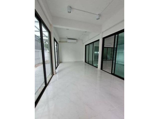 ให้เช่าโฮมออฟฟิศ2ชั้น200ตร.ม.ย่านโชคชัย4ลาดพร้าวใกล้MRTโชคชัย4