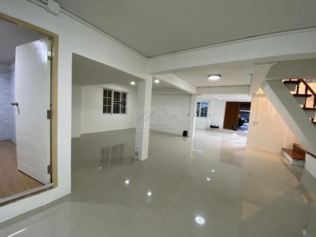 P793 ขาย ให้เช่า บ้านเดี่ยว 2 ชั้น ติดถนนสุขุมวิท 105