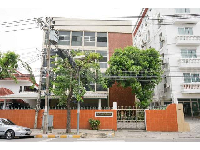P2 ที่ดินใจกลางเมือง ติดถนน เขตดุสิต พร้อมอาคาร 2 หลัง