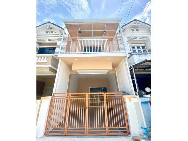 ขาย ทาวน์เฮ้าส์ รีโนเวทพร้อมอยู่ โครงการ ปิยวรารมย์ ไทรน้อย