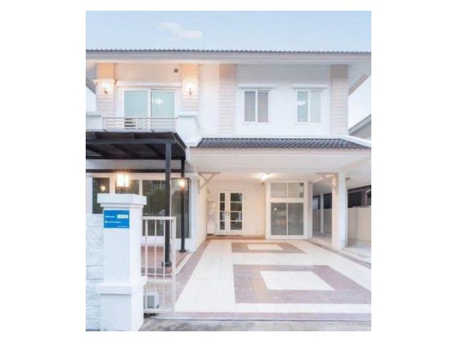 วรารมย์ พรีเมี่ยม แก้วนวรัฐ บ้านสไตล์ Contemporary รีโนเวทใหม่ทั้