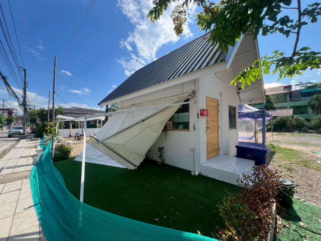 For Rent: Land with Building in Central Chiang Mai – Thipanet Area In business, a prime location is everything.