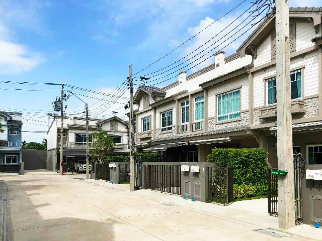 ซ.เมืองแก้ว หมู่บ้านอินดี้3 บางนา กม.7 MRT ศรีลาซาล 145ตร.ม.