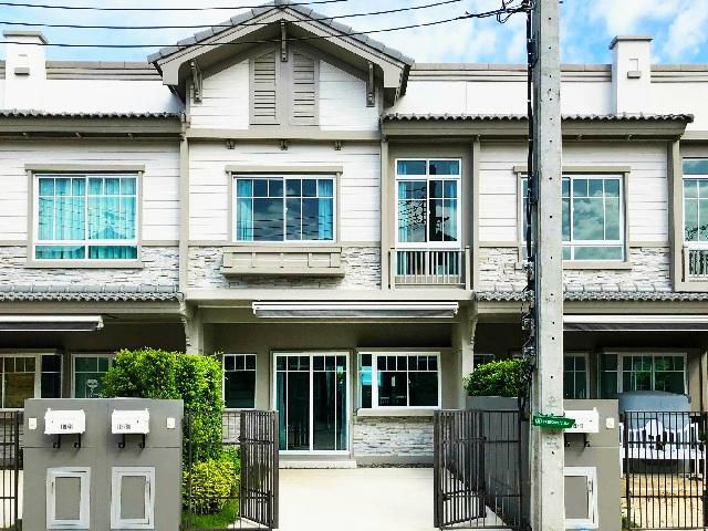 หมู่บ้านอินดี้3 เมกาบางนา1.4กม. 2นอน  บางนา กม.7 ซ.เมืองแก้ว