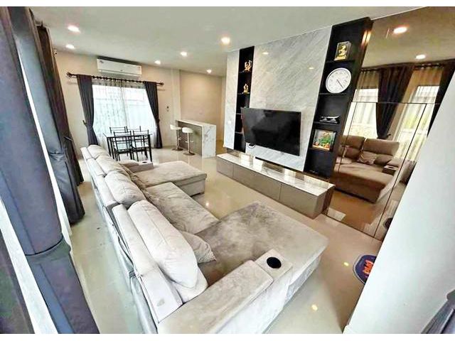 รังสิต-คลอง2 ม.กรุงเทพ รังสิต 3.2กม.4นอน บงกช ม.กรุงเทพ บ้านหรู 2