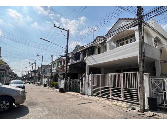 MRTรังสิต 4.7 กม.นันทนา ตลาดพูนทรัพย์ 300ม.ทาวน์เฮ้าส์ 2.5 ชั้
