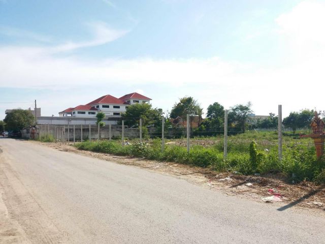 ขายที่ดินเปล่า 2-3-71 ไร่ เฉลิมพระเกียรติ ร.9 ซอย 28 แยก 4 ใกล้สวนหลวง ร.9 แขวงดอกไม้ เขตประเวศ กรุงเทพๆ