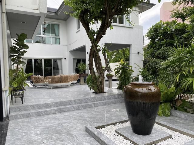 ให้เช่าบ้านเดี่ยว ตกแต่งสุดหรู หมู่บ้านโนเบิลทารา  พัฒนาการ