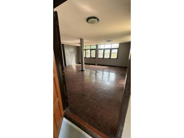 Sale and Rent Single Old House