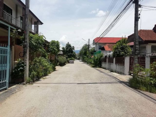 ขายที่ดินใกล้โรงเรียนมงฟร์อดกาวิละโฉนดพร้อมโอน