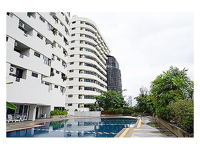 ขายคอนโด 2 ห้องเชื่อมกัน โมเดอร์นทาวน์ คลองตัน พระโขนง กรุงเทพ