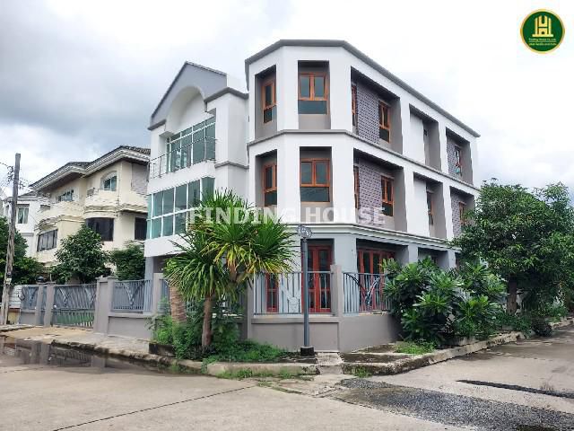 ขายบ้านเดี่ยว 3 ชั้น  100  ตร.ว. 6 นอน 6 น้ำ ซอยชินเขต งามวงศ์วาน