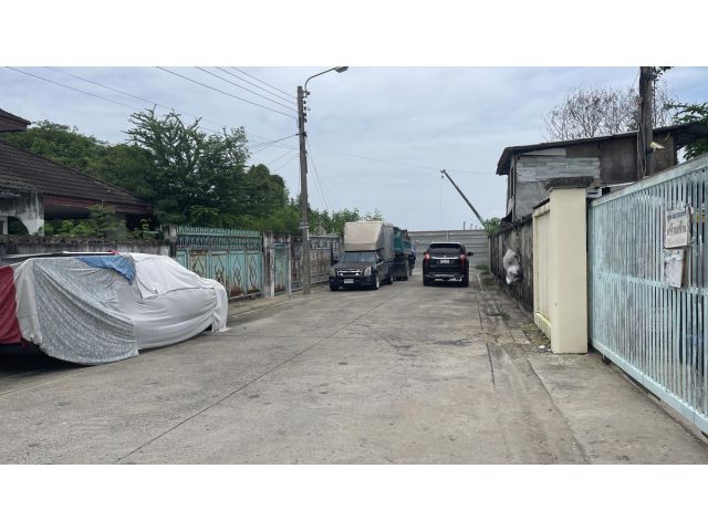 ขายที่ดิน 390 ตรว. ซอยประชาอุทิศ 62 พร้อมบ้านหลังใหญ่ มีกำแพงรอบแล้ว