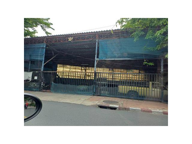 ขายที่ดินพร้อมสิ่งปลูกสร้าง ขนาด 220 ตรว.ติดถนน ซอยอิสรภาพ44