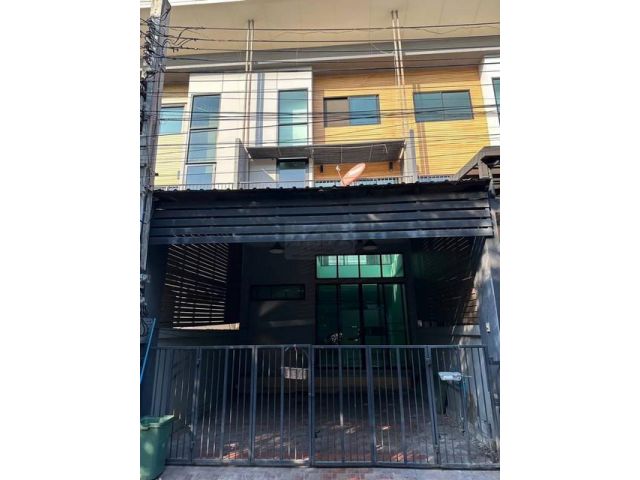 ให้เช่าทาวน์โฮม 3 ชั้น โครงการอีโค สเปซ บางนา-วงแหวน  บางนาตราด ก