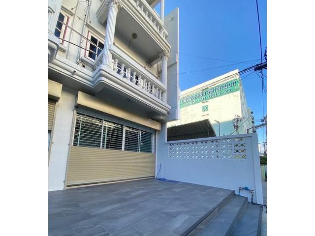บ้านให้เช่า3 ชั้น ห้วยขวาง 3ห้องนอน ประชาราษฎร์บำเพ็ญซอย 9