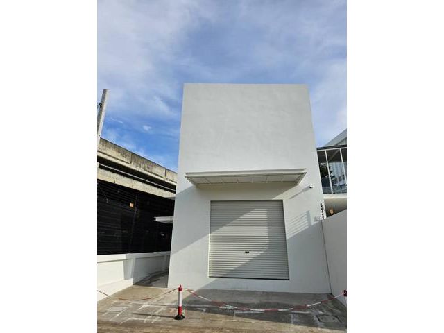 ให้เช่าโฮมออฟฟิศ ชั้น 2 พื้นที่ 116 ตร.ม. ย่านสุขาภิบาล5 ใกล้ทางด