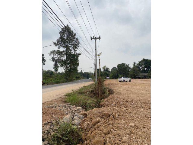 ที่ดินถมแล้ว โนนห้อม ติดถนน 2 ด้าน 3-1-67 ไร่ ใกล้โลตัส ปราจีนฯ ไร่ละ 1.6 ล.