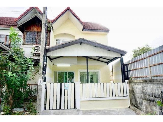 ให้เช่า ทาวน์เฮ้าส์รีโนเวทใหม่ หมู่บ้านศรีทับทิม ปากเกร็ด