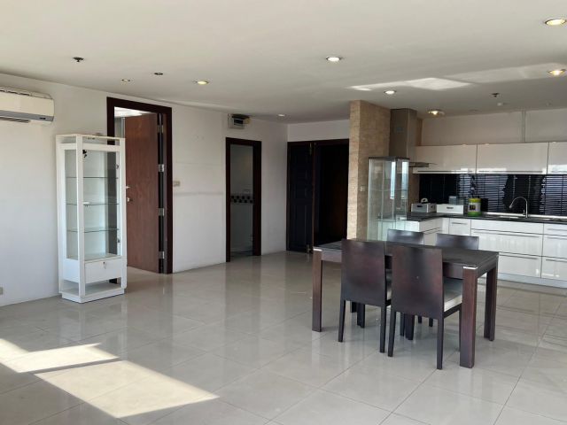ขาย คอนโด มา เมซอง (Ma Maison Condo) ซอยลาดพร้าว 94 ใกล้โรงเรียนบดินทรเดชา (สิงหเสนี) ห้องมุม ชั้น 19 ทิศตะวันออก 00030