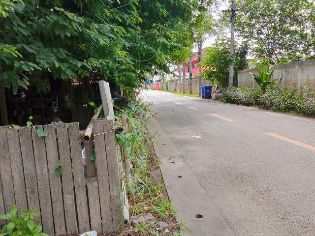 ขายที่ดินหลังสถานีรถไฟเชียงใหม่ติดถนนพร้อมโอน