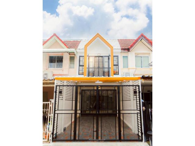 ขายทาวน์เฮ้าส์ 2 ชั้น รีโนเวทใหม่สวย หมู่บ้านสวนทิพย์ คลองลำเจีย