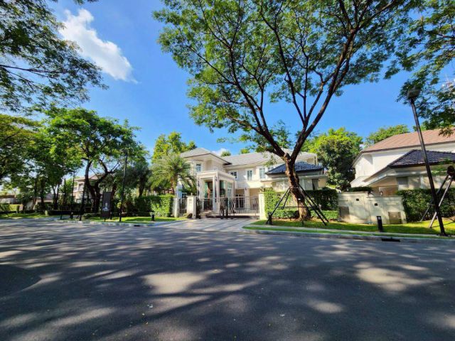 ขายบ้านเดี่ยว 2 ชั้น Granada PinKlao PhetchKasem สวยหรู ขนาด 177.8 ตร.วา 685 ตร.ม. ถนนกาญจนาภิเษก ใกล้เดอะมอลล์บางแค