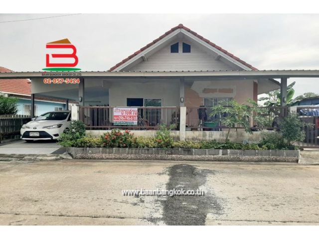 บ้านเดี่ยว 1 ชั้น หลังริม หมู่บ้าน สวนธนพร เนื้อที่ 60 ตรว. ถนนลำลูกกา อ.ลำลูกกา ปทุมธานี